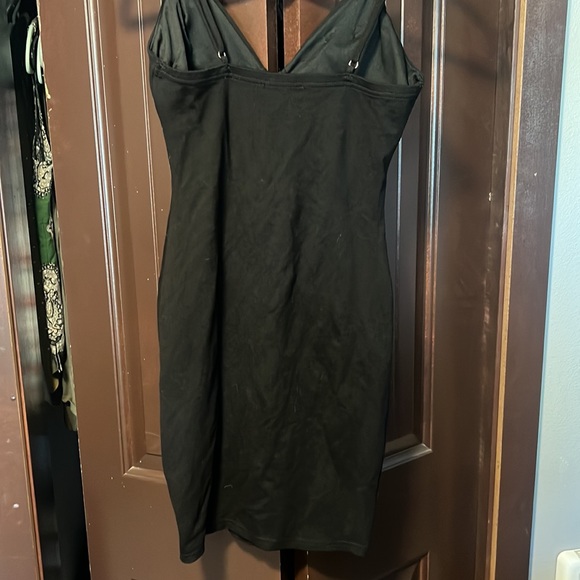 Haute Monde little black dress - Picture 2 of 3